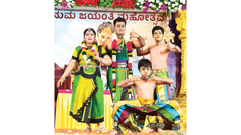 Bhushans’ family mesmerises audience with Ramabhyudayam