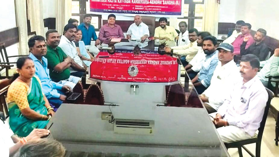 Construction Workers Association demands action against fake beneficiaries