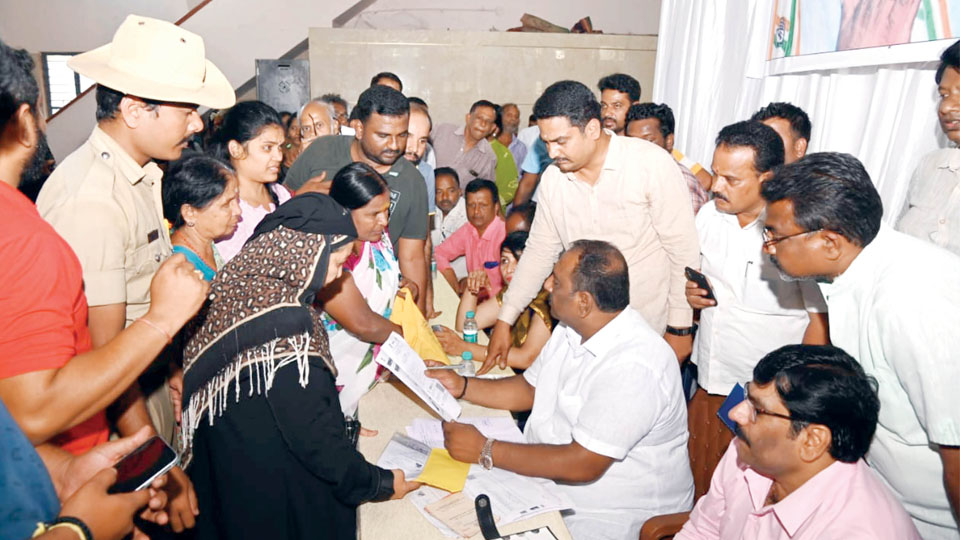 Chamaraja MLA holds ‘Janaspandana’ in city