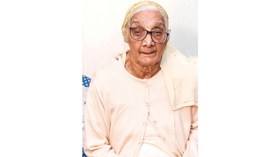Ajjinikanda K. Poovamma passes away at 103