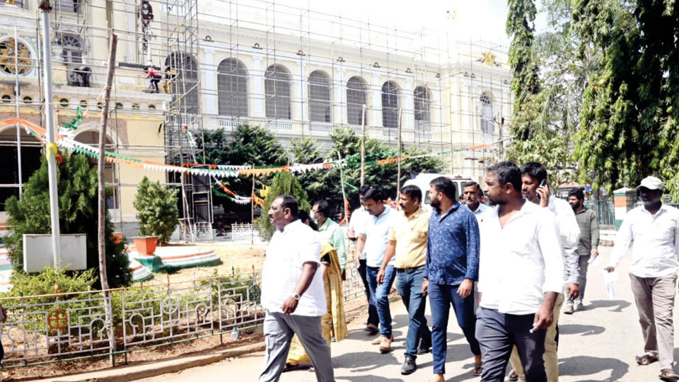 Chamaraja MLA inspects K.R. Hospital renovation works