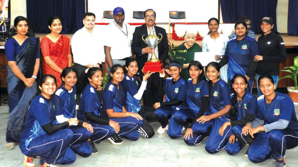 Prize-winners of VTU State-level Throwball Championship