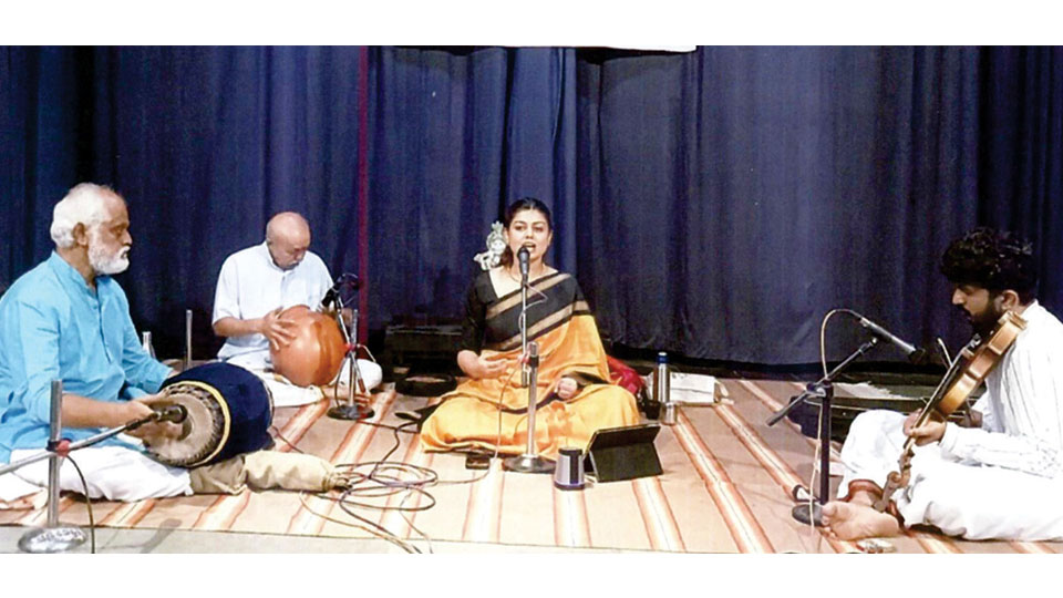 Vidu. Ananya sings at Suruchi