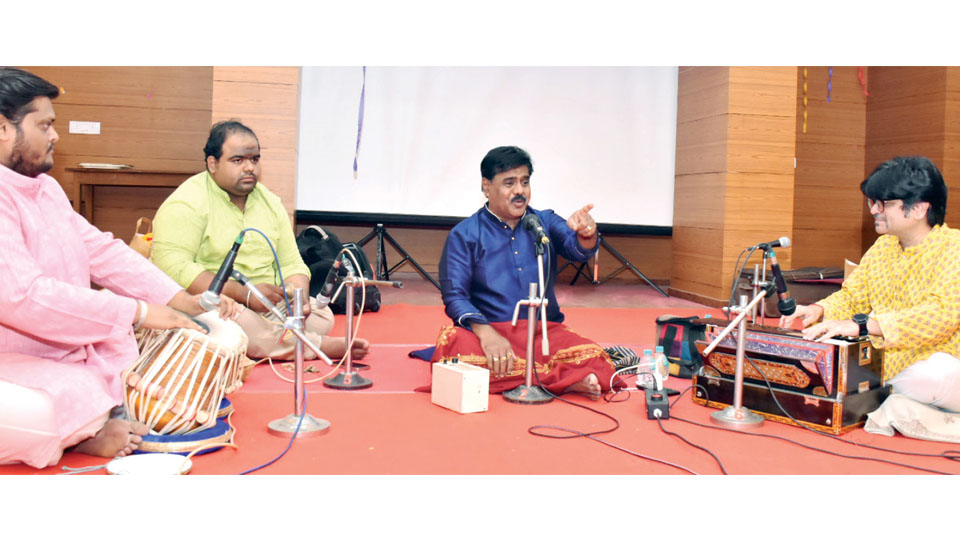 ‘Dasasourabha’ by Vidwan Anantha Kulkarni enthrals music-lovers at BVB
