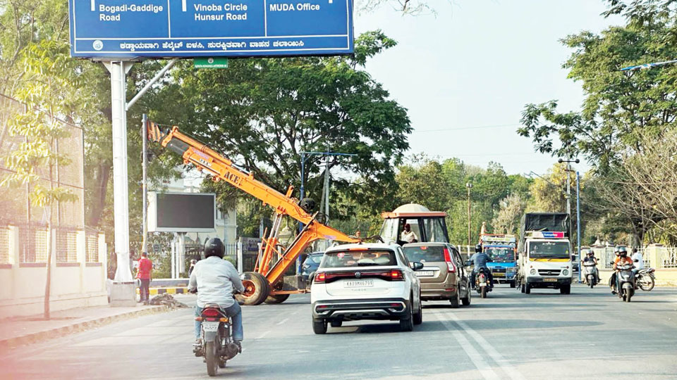 Amid fund crunch: Work on traffic signal lights resume