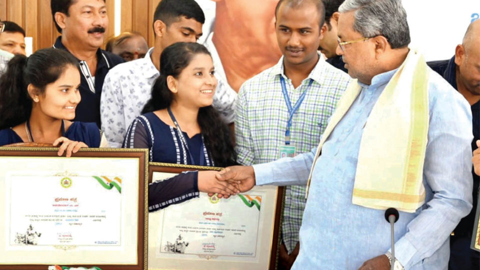 JSS College student bags first prize in District-level essay contest