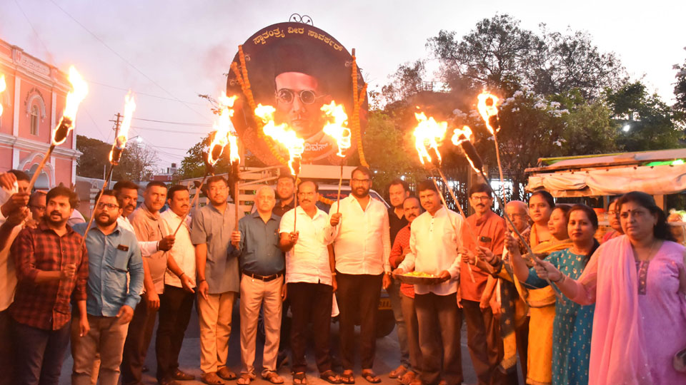 Torchlight procession marks Savarkar’s death anniversary