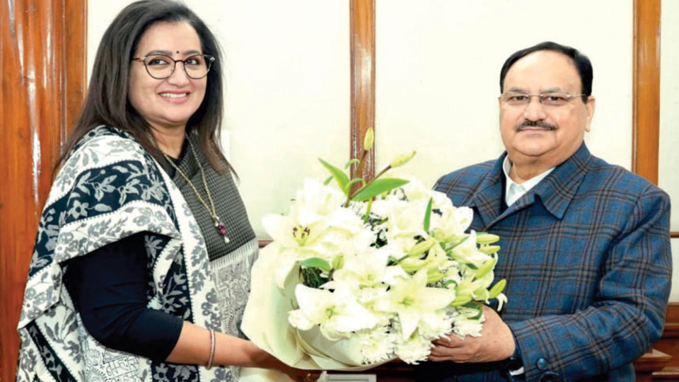 Amidst uncertainty over ticket, MP Sumalatha meets BJP Chief
