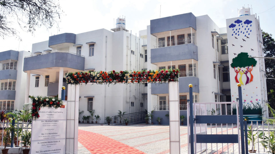 Hamsa ladies hostel opens