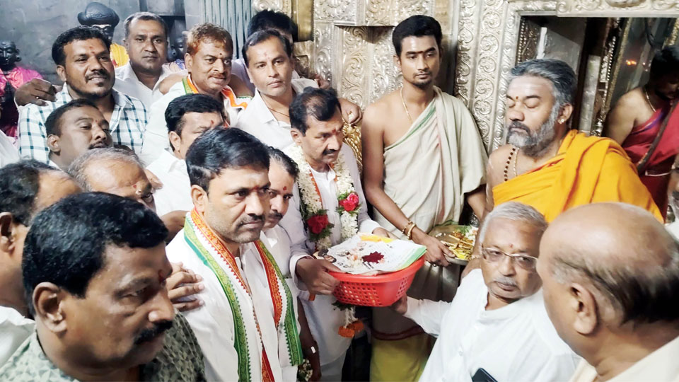 M. Lakshmana offers special puja at Hill Temple
