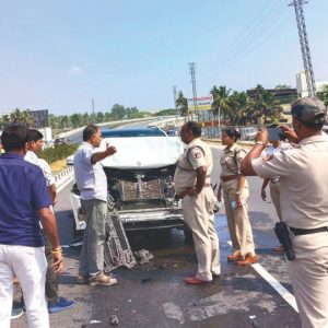 Three killed in separate accidents on Expressway, KRS Road