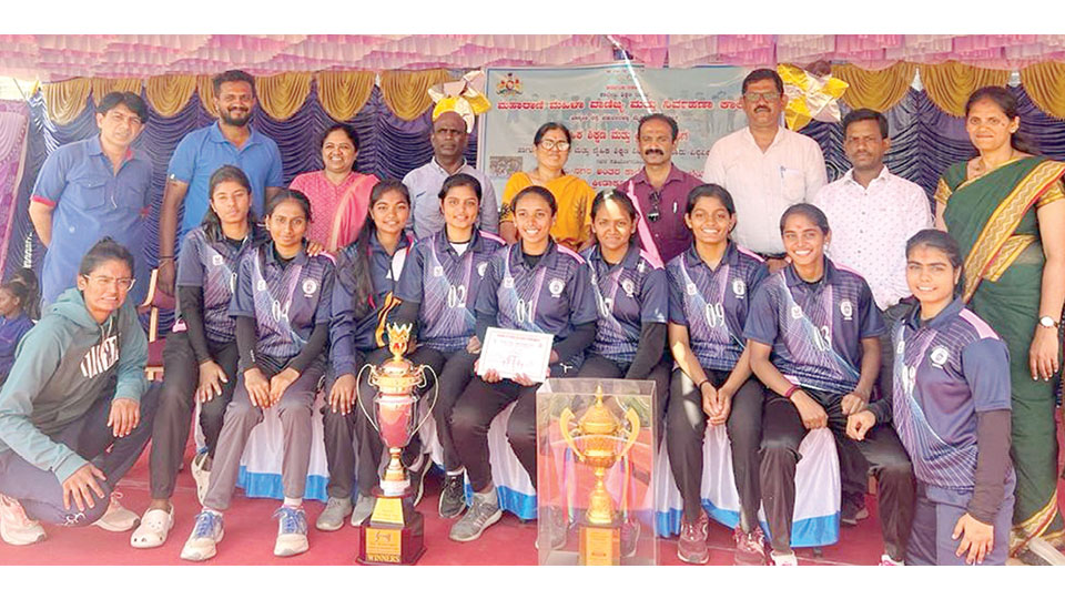 Prize-winners of Women’s Kabaddi Tournament