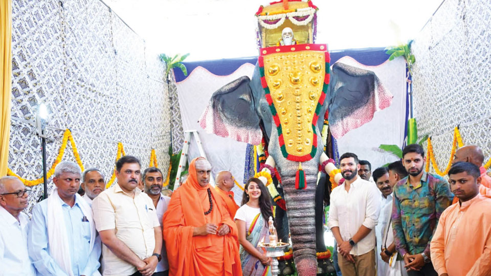 PETA India donates mechanical elephant Shiva to Suttur Mutt 