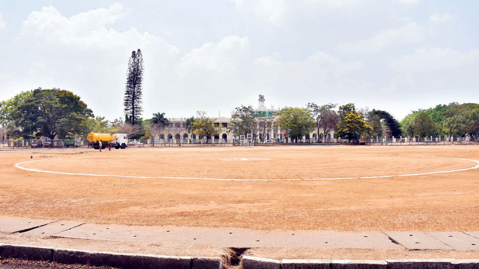 University Grounds: Yuvaraja students complain over private coaches’ menace