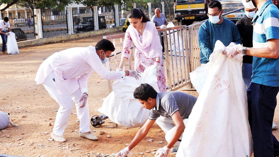 Yaduveer couple embarks on cleaning drive