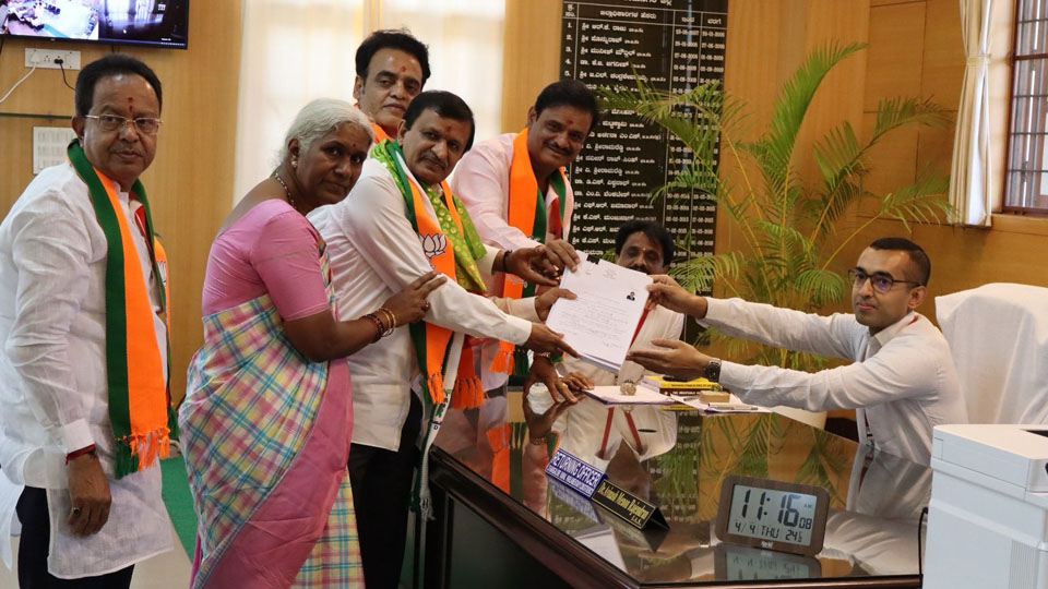 Dr. C.N. Manjunath files nomination from Bangalore Rural seat