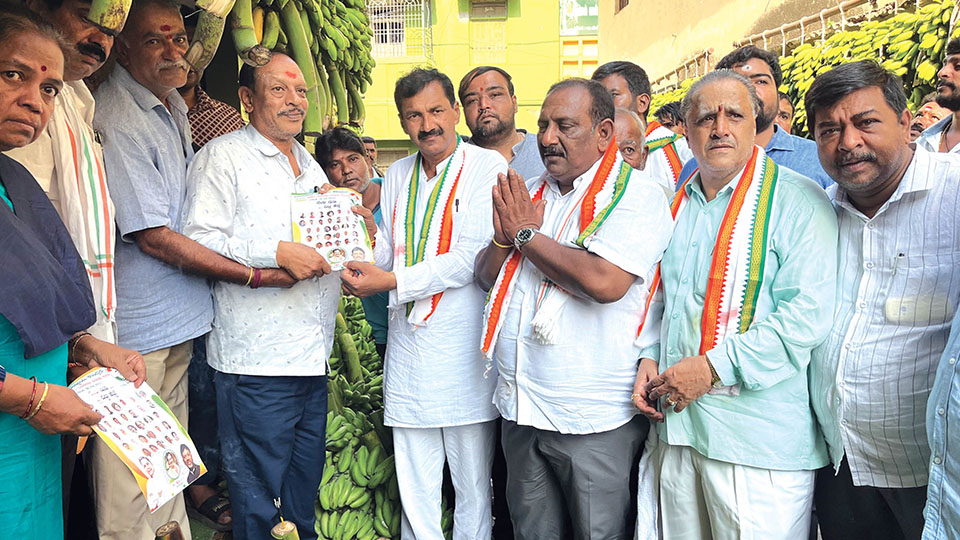Congress candidate M. Lakshmana intensifies campaign in city