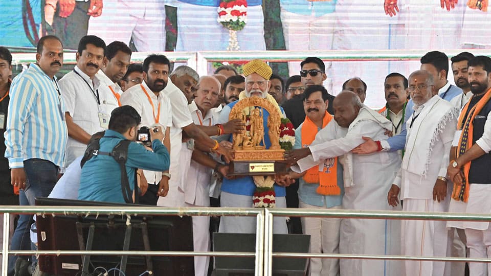 Rama-Sita wooden idol presented to PM Modi