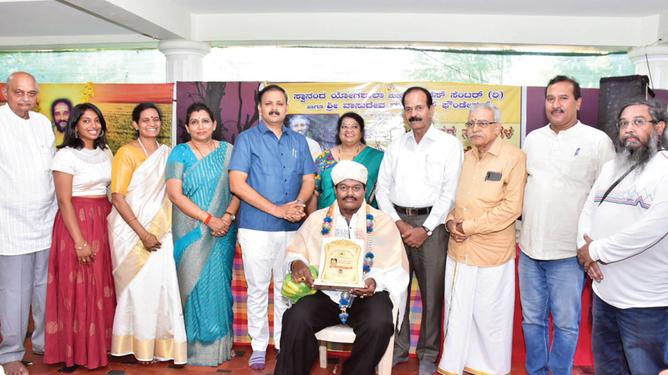 ‘Swaananda Seva Ratna’ Award conferred on Sridhar Dixit