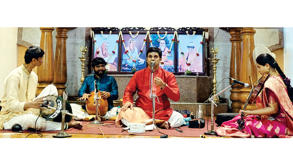 Vinay Sharva presents Moonlight Music at Suttur Mutt