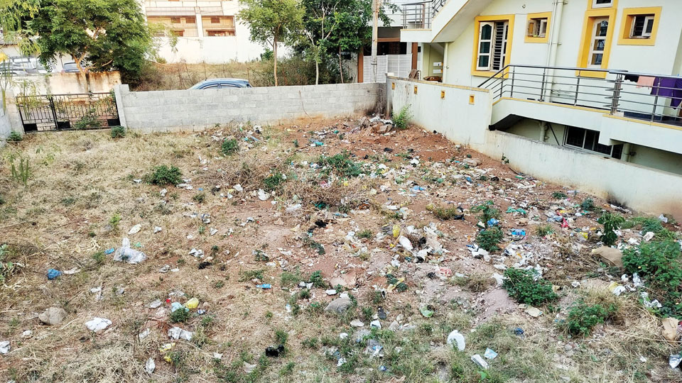 Garbage menace by Govt. girls’ hostel inmates
