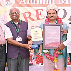 ‘Adarsha Parisaravadi’ Award for Bodhi Vruksha Samsthe
