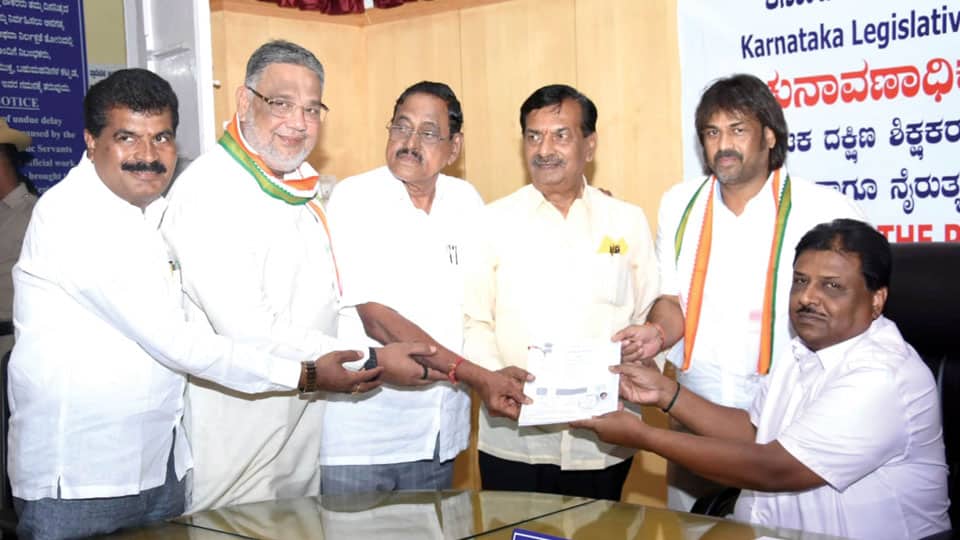 Ayanur Manjunath files nomination for South-West Graduates Constituency