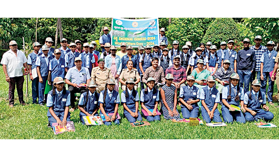 Forest Department celebrates World Otter Day: Students made aware of otters at Ranganathittu