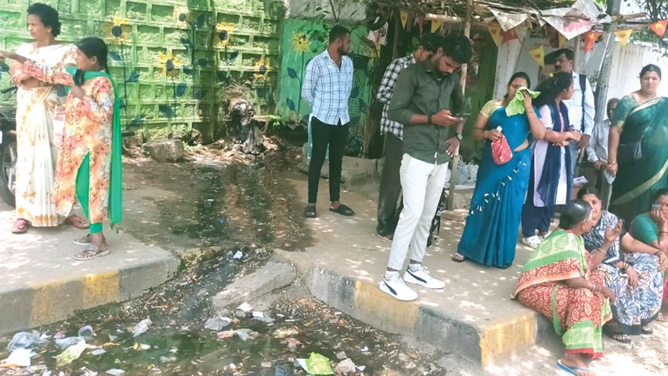 Overflowing drains a cause of worry for passengers at KRS Road bus stop