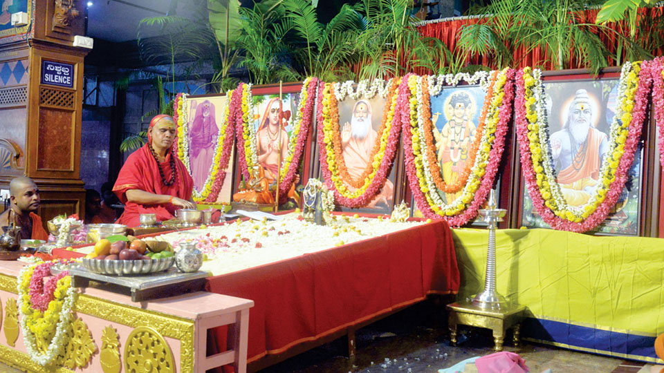 Sri Datta Vijayananda Theertha Swamiji performs Guru Purnima pujas at Sri Ganapathy Ashram