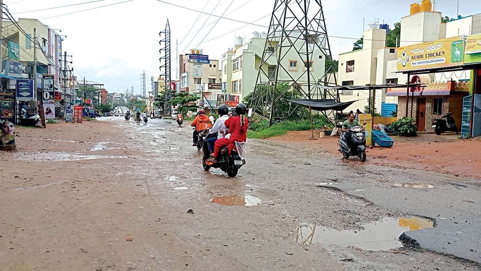Danger lurks in half-kilometre stretch of Dr. Rajkumar Road