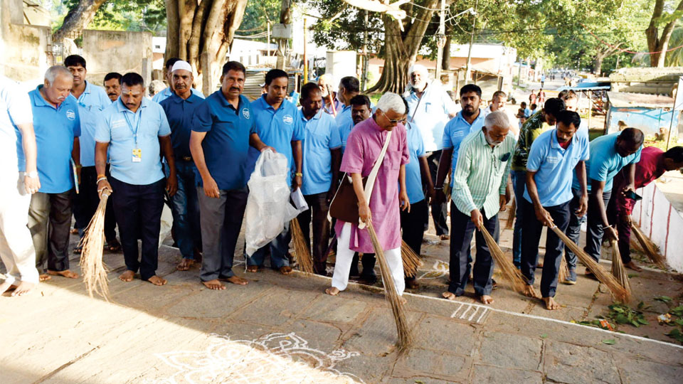 Hill steps cleaning drive marks Nalwadi Jayanti, Ashada Month celebrations