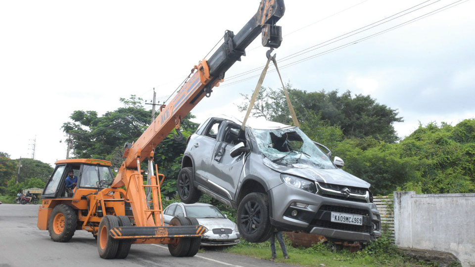 Two injured as SUV topples on Outer Ring Road