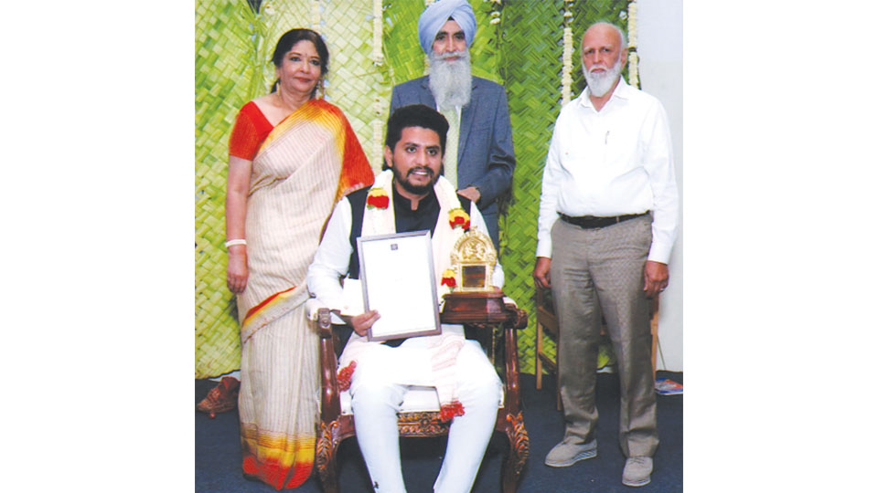 Wins Viswakarma Award