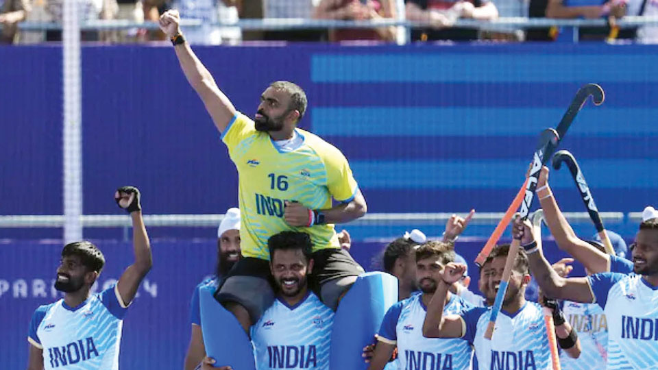 Historic bronze for men’s hockey team