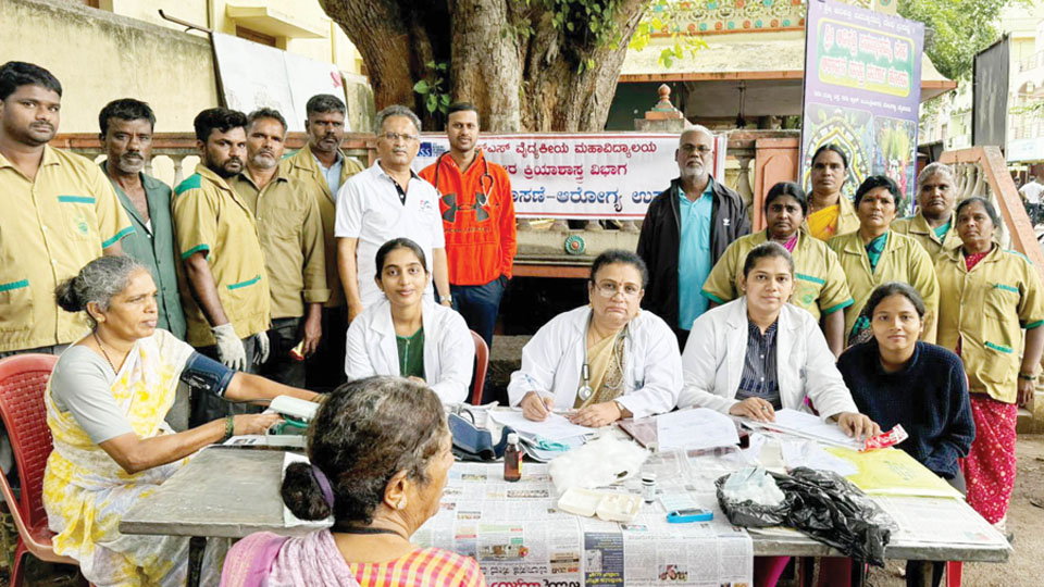 Health check-up camp for Pourakarmikas