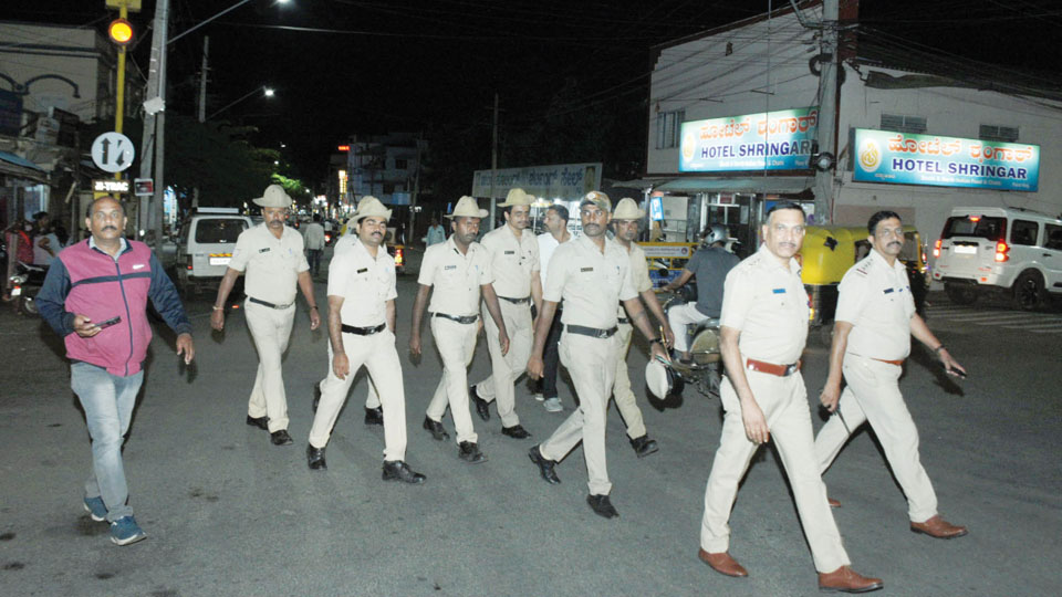 Congress, BJP-JD(S) conventions in city on Aug. 9, 10: Cops take out route march