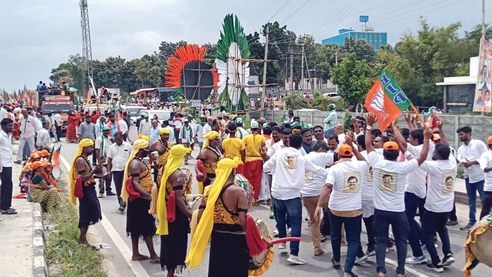 BJP-JD(S) padayatra inching towards Mysuru amidst fanfare