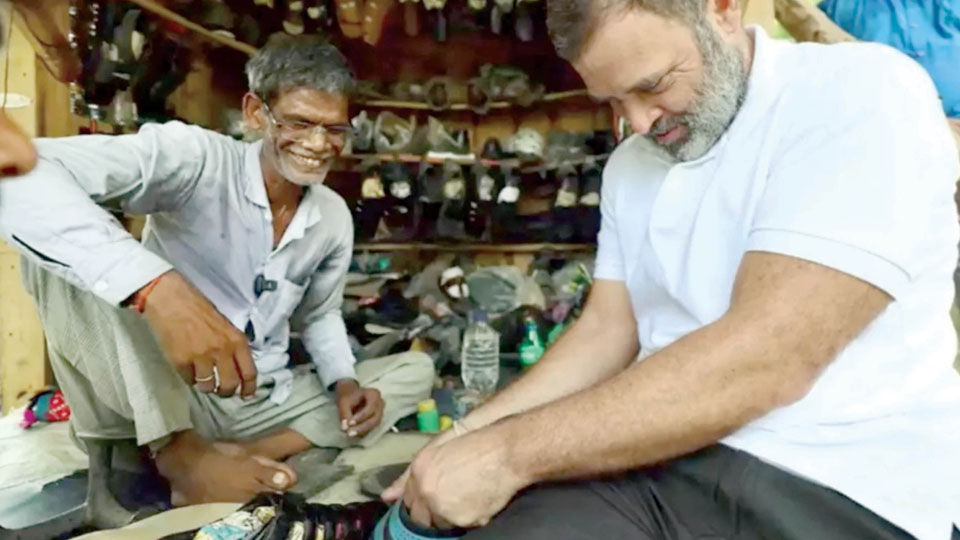 Rs. 10 lakh offer for shoes Rahul Gandhi mended, but won’t sell: UP Cobbler