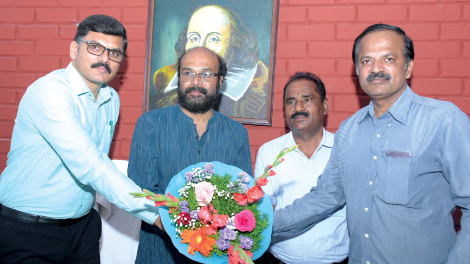 Satish Tiptur takes charge as Rangayana Director