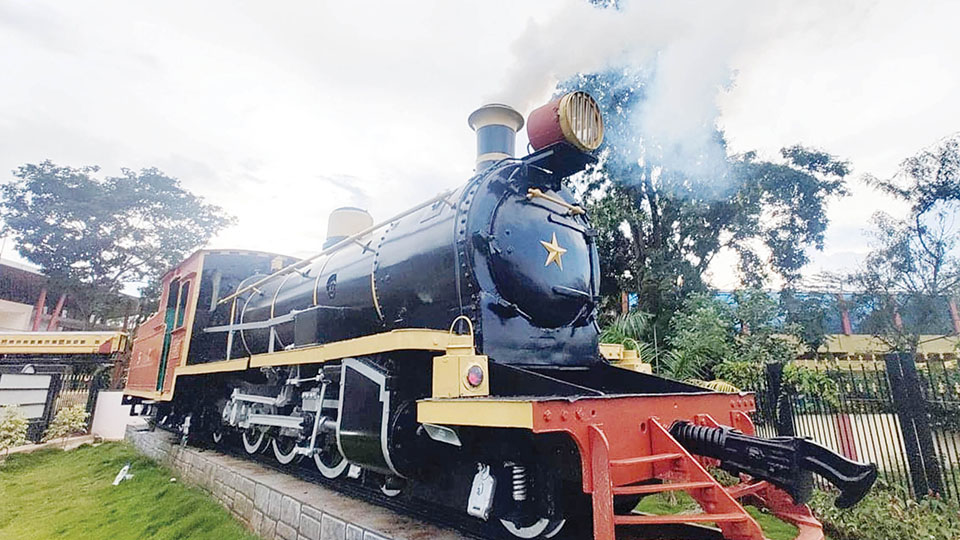 Steaming & Whistling: Stationary Heritage train engine whistles and steams after 40 years