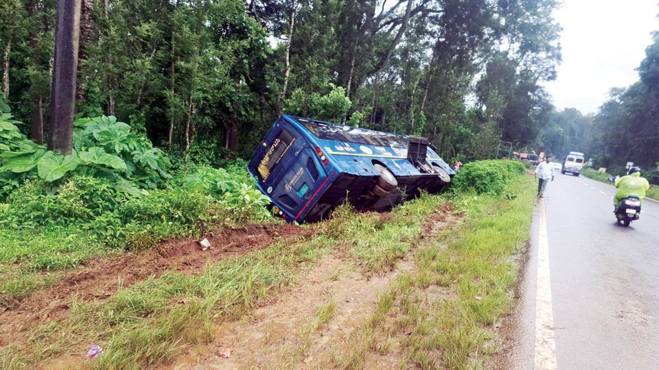 KSRTC electric bus veers off road; 22 passengers safe