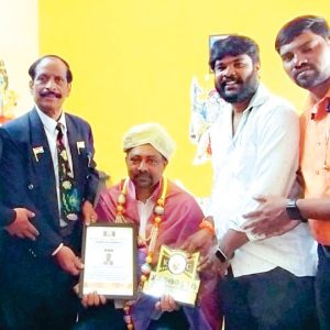 Mysuru Physician presented with ‘Samaja Seva Ratna Award’