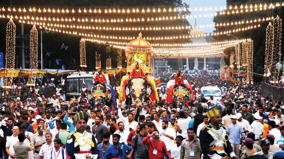 Dasara: From Royal Extravaganza to Village Fair ?