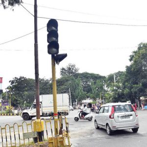 Why a delay in restoring defunct traffic signals?