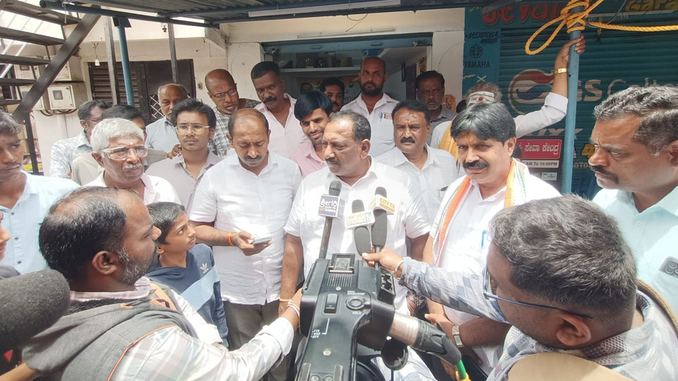 MLA takes out padayatra to address residents’ grievances