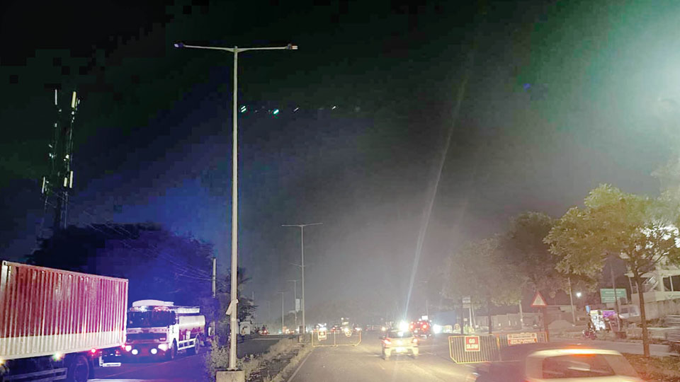 Outer Ring Road in dark: CM tells officials to fix it soon