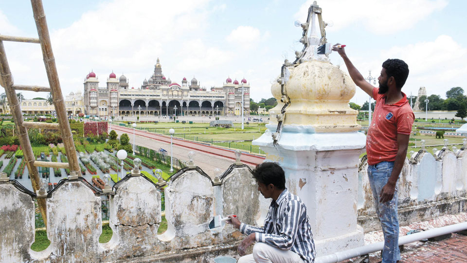 Dasara: Palace gets new coat of paint