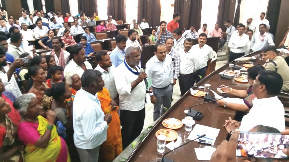 Citizens pour out their woes at Janaspandana programme