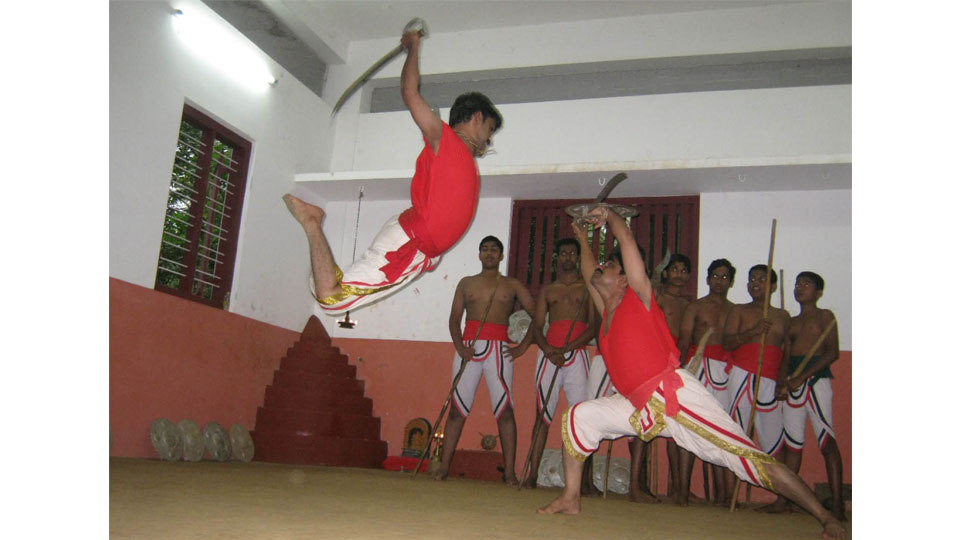 ‘Onam Sadhya’ and ‘Kalari Payattu’ at Kerala Samajam, Mysore on Sept. 29